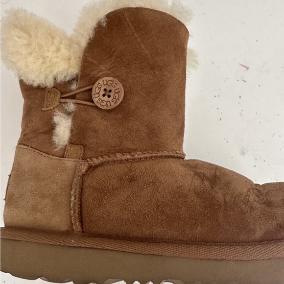 UGG Chestnut Bailey Button Boots - Picture 2 of 4